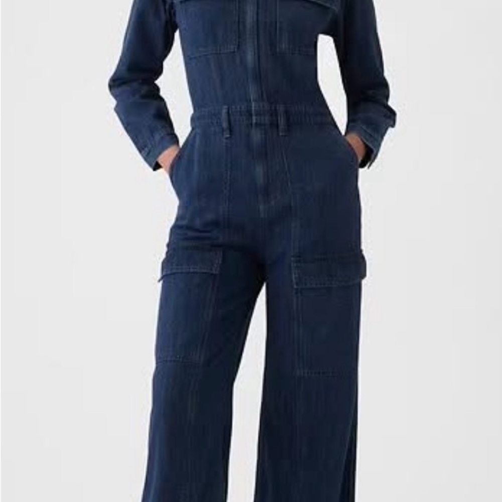 NWT- Never worn- GAP Blue Denim Overalls Classic Style